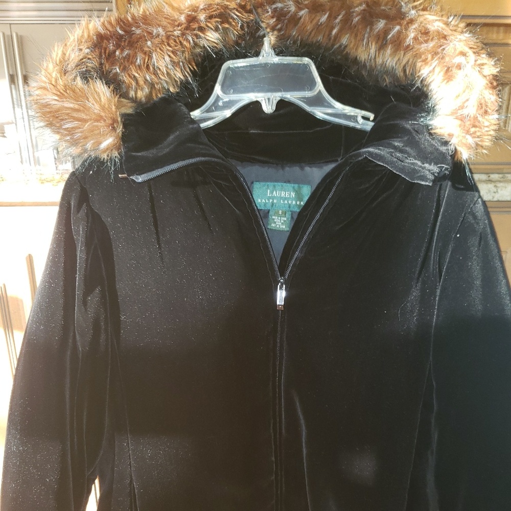 Fur Trim Hooded Puffed Black Velvet Pm Coat